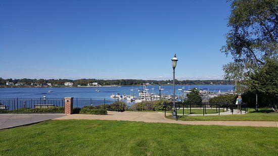 Riverside Gardens Park